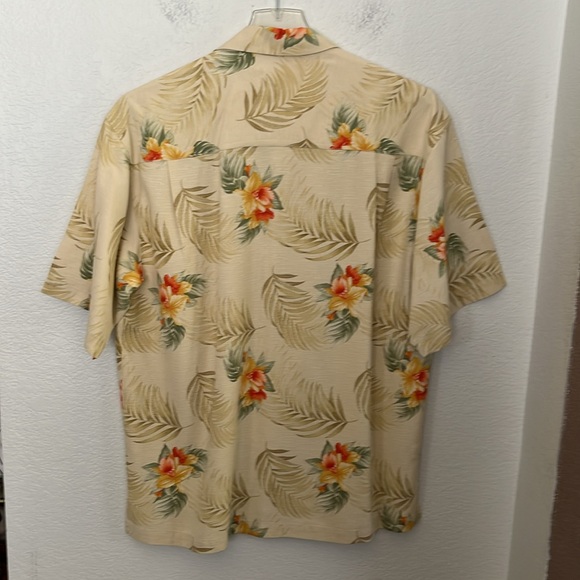 🌺RARE TOMMY BAHAMA 100% SILK HOLIDAY HAWAIIAN BUTTON DOWN SZ L EXCELLENT COND. - Picture 7 of 7